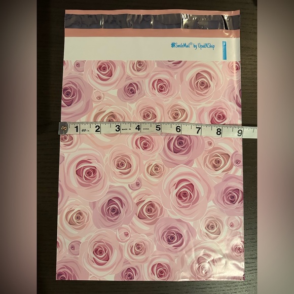 25 Count Roses Poly Mailers 9" X 12" - Picture 5 of 8